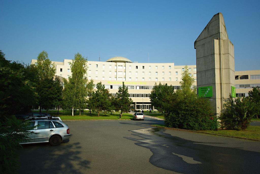 Kolej Akademie Hotel Brno Buitenkant foto