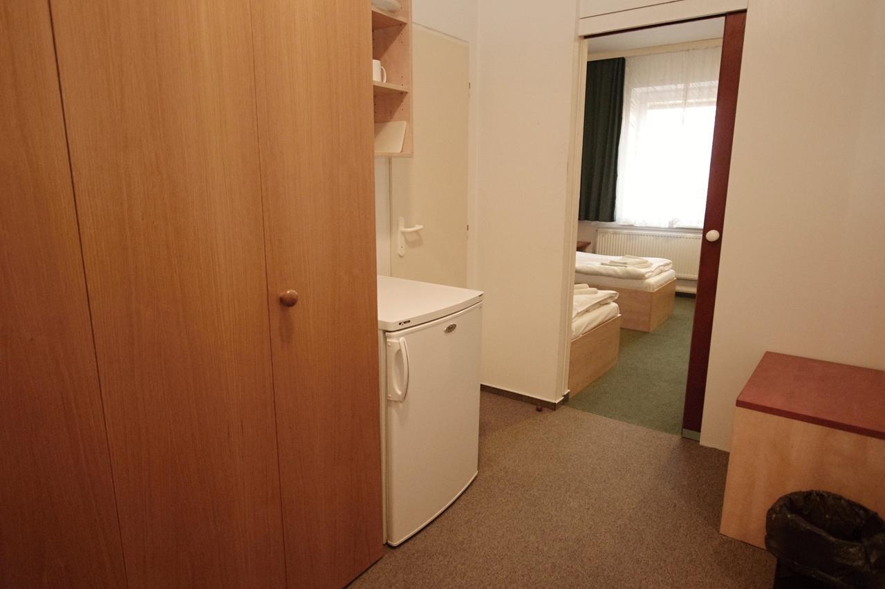 Kolej Akademie Hotel Brno Buitenkant foto