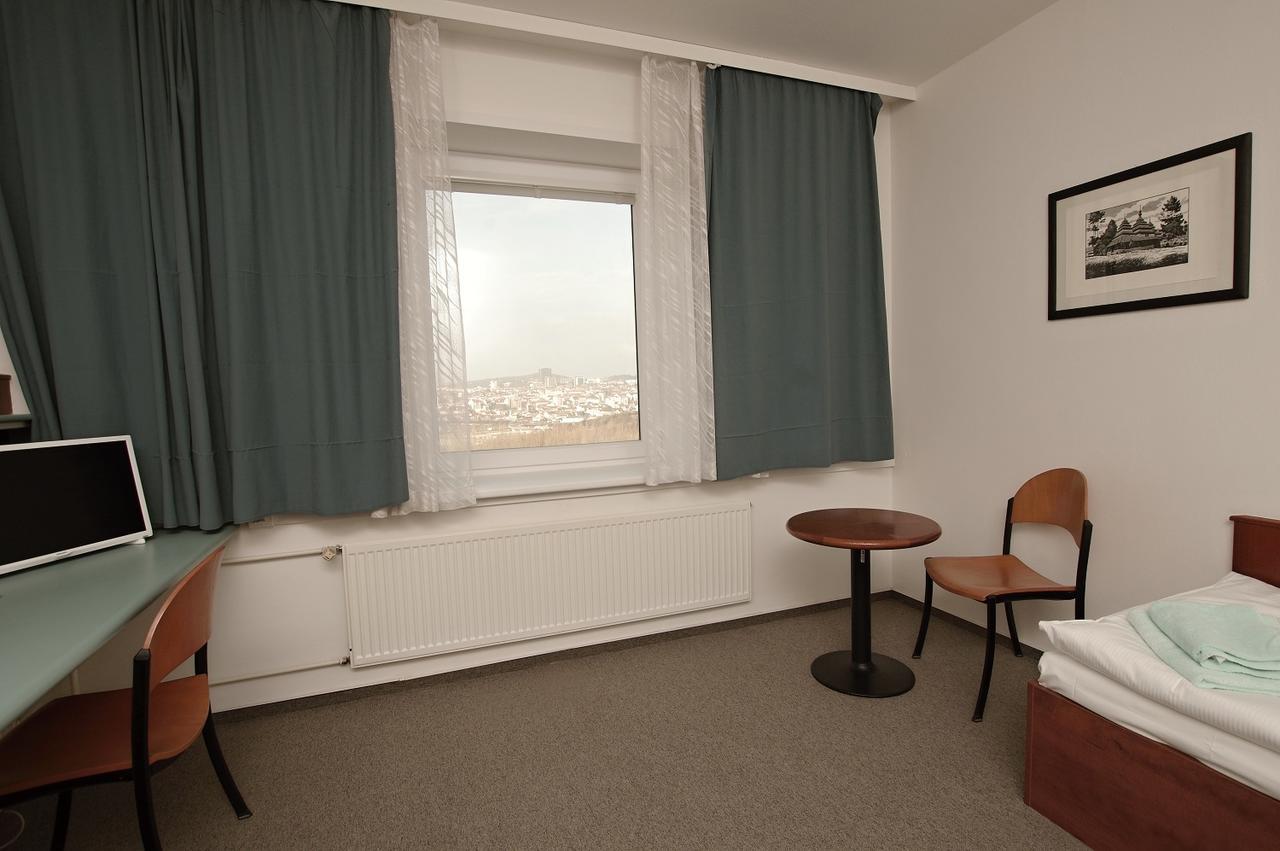 Kolej Akademie Hotel Brno Buitenkant foto