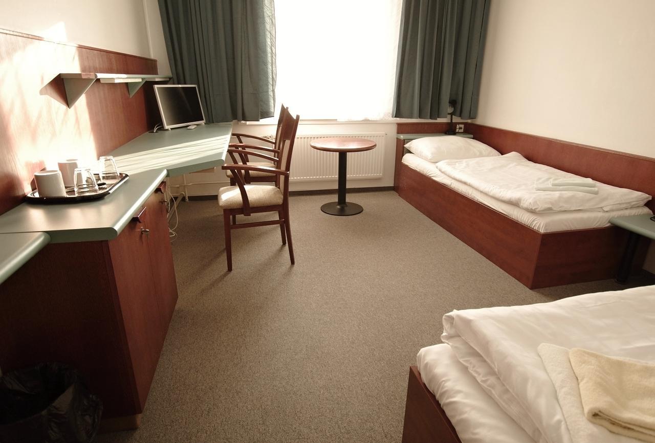 Kolej Akademie Hotel Brno Buitenkant foto