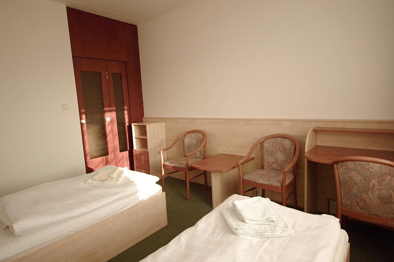 Kolej Akademie Hotel Brno Buitenkant foto
