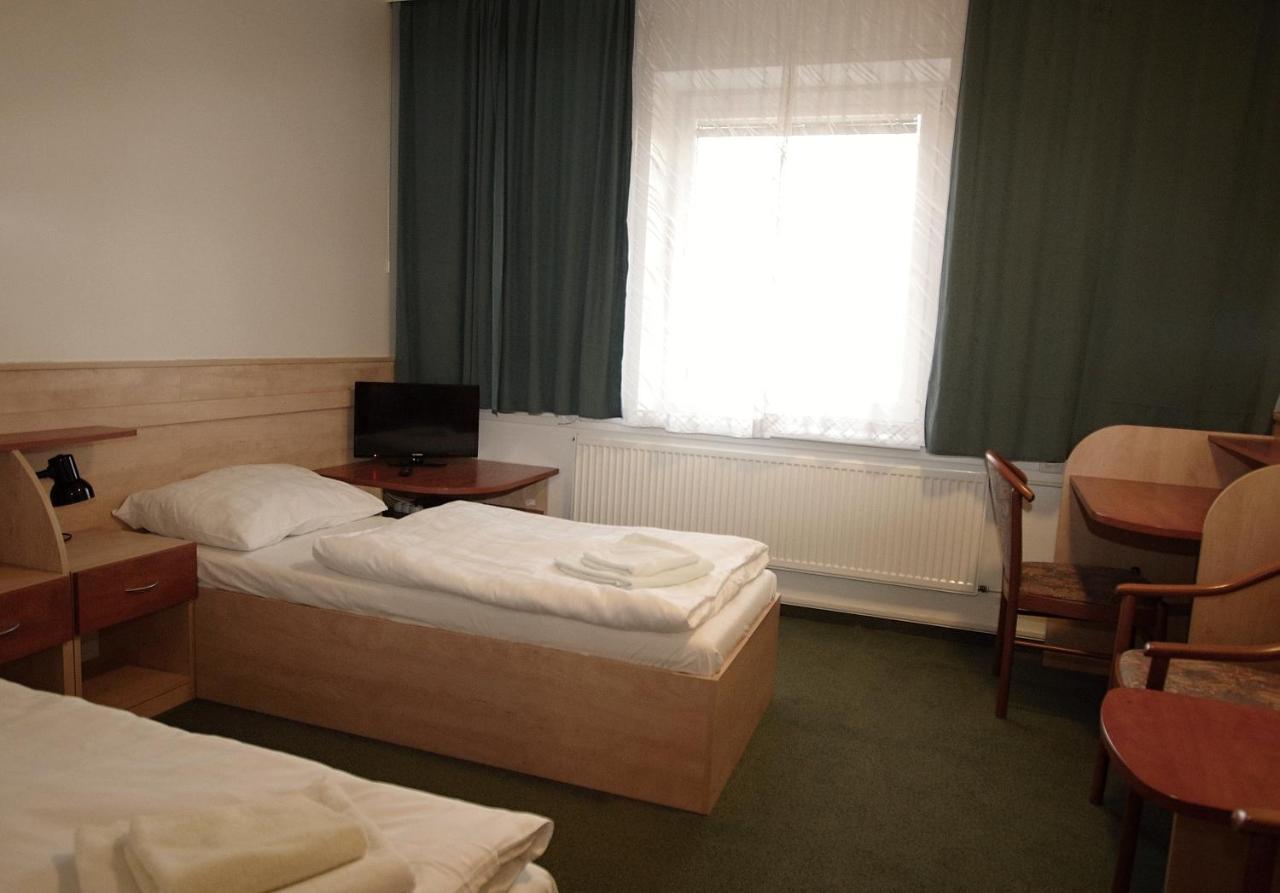 Kolej Akademie Hotel Brno Buitenkant foto